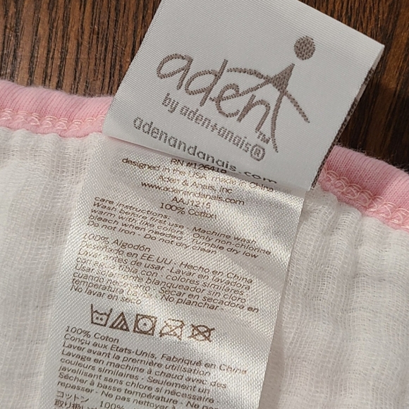 Aden + Anais pink muslin baby bibs, stripes and elephants, set of 2 - Picture 6 of 6